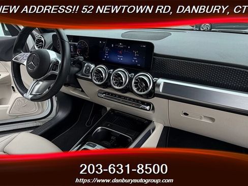 Used 2025 Mercedes-Benz GLB 250 4MATIC image 24