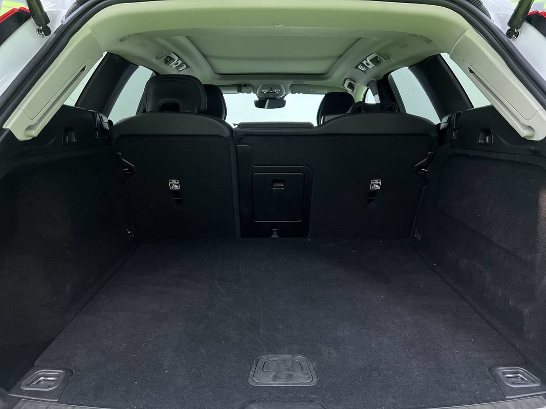 Used 2023 Volvo XC60 B5 Plus FWD image 26