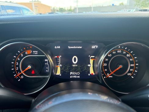 Used 2021 Jeep Wrangler Unlimited Sahara AWD/4WD image 19