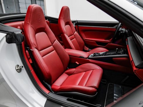 Used 2021 Porsche 911 Carrera 4 image 52