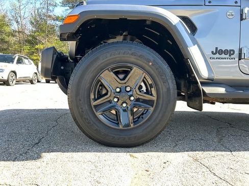 Used 2020 Jeep Gladiator Sport w/ Quick Order Package 24S AWD/4WD image 11