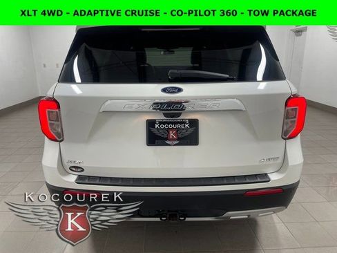 Used 2022 Ford Explorer XLT image 5