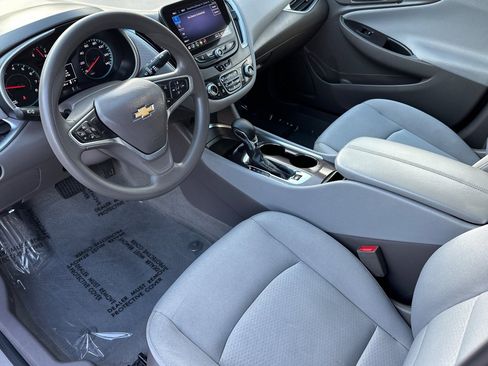 Used 2022 Chevrolet Malibu LT image 9