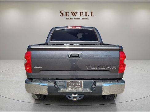 Used 2017 Toyota Tundra SR5 w/ SR5 Upgrade Package image 4