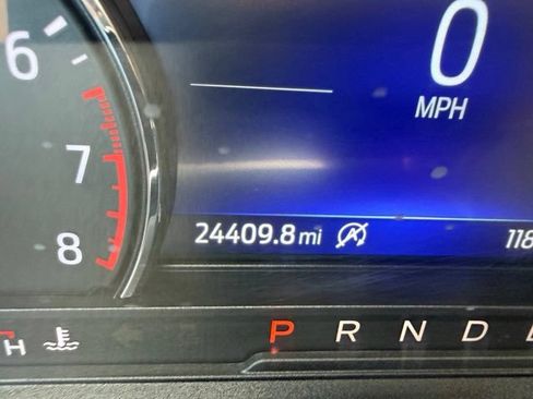 Used 2024 Ford Explorer XLT RWD image 15