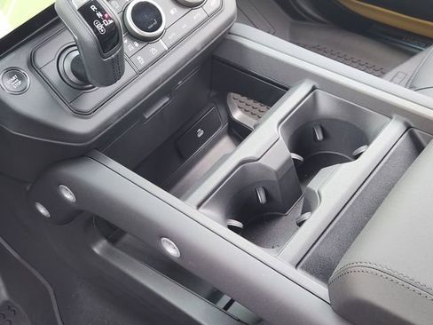 New 2026 Land Rover Defender 110 AWD/4WD image 19