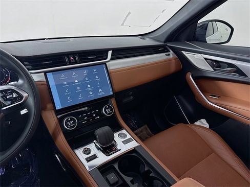 Used 2024 Jaguar F-PACE R-Dynamic S image 26
