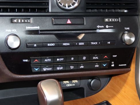 Used 2020 Lexus RX 350 AWD w/ Premium Package image 40
