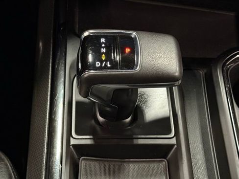 Used 2022 Chevrolet Silverado 1500 ZR2 image 32