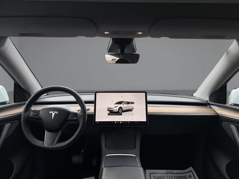 Used 2023 Tesla Model Y Long Range image 37
