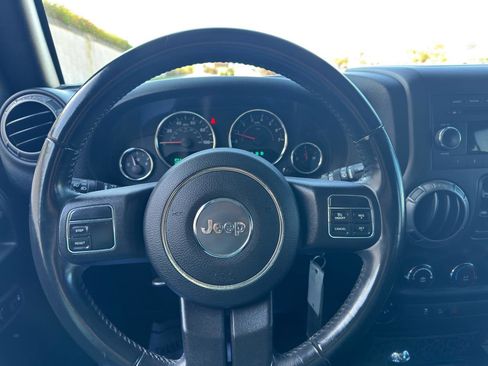 Used 2018 Jeep Wrangler Unlimited Sport S AWD/4WD image 17