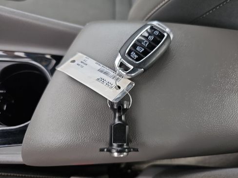 Used 2023 Hyundai Elantra SEL w/ Convenience Package FWD image 39