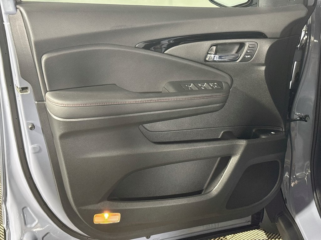 Used 2023 Honda Ridgeline Black Edition image 10