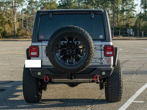 Used 2018 Jeep Wrangler Unlimited Sport S image 7
