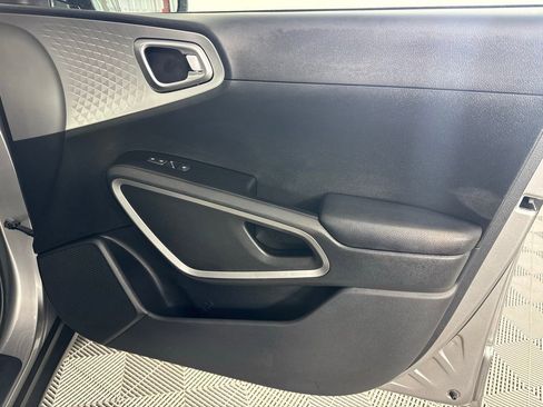 Used 2024 Kia Soul LX w/ Option Group 015 image 27