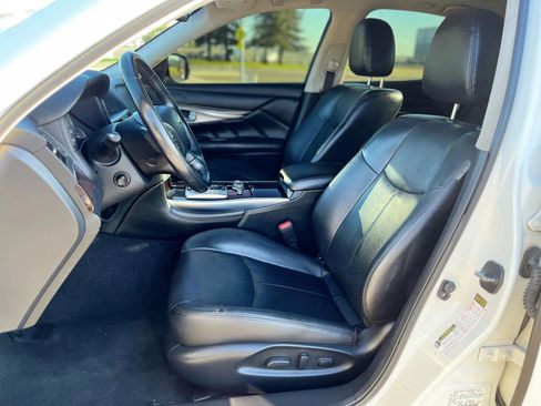 Used 2015 INFINITI Q70 3.7 image 10