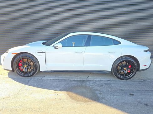 Certified 2024 Porsche Taycan GTS image 2