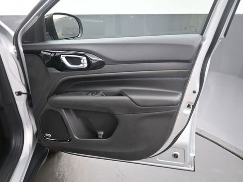 New 2026 Jeep Compass Latitude w/ Sun and Sound Group AWD/4WD image 20