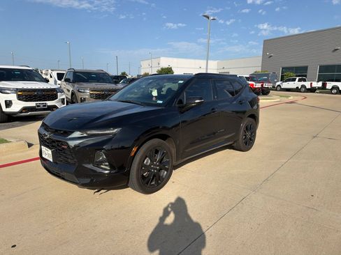 Used 2021 Chevrolet Blazer RS w/ Enhanced Convenience Package FWD image 3