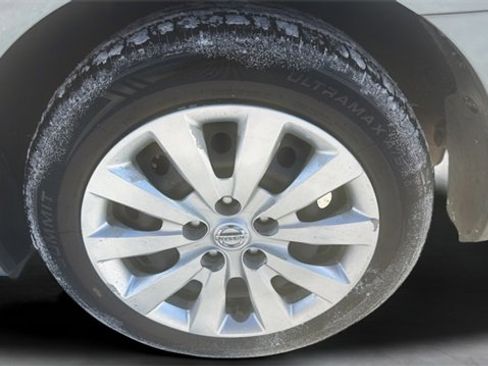 Used 2013 Nissan Sentra SV image 26