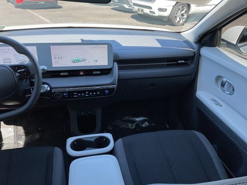 Used 2024 Hyundai Ioniq 5 SEL RWD image 16