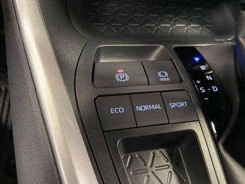 Used 2025 Toyota RAV4 XLE w/ Convenience Package image 24