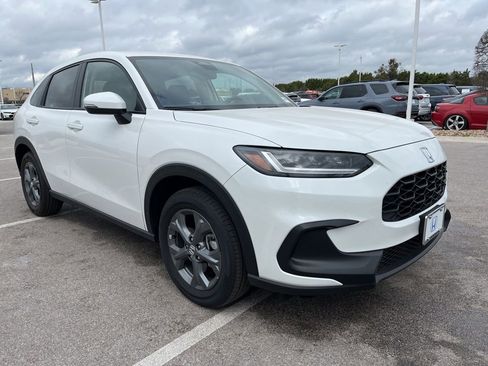 Certified 2026 Honda HR-V LX image 3