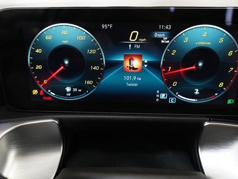 Used 2023 Mercedes-Benz GLB 250 4MATIC image 35