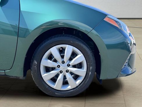 Used 2015 Toyota Corolla LE image 38