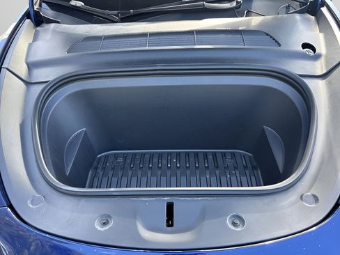 Used 2022 Tesla Model Y Performance image 11