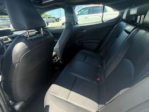 Used 2021 Lexus UX 250h w/ Accessory Package (Z2) AWD/4WD image 6
