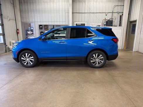 Used 2024 Chevrolet Equinox LT AWD/4WD image 8