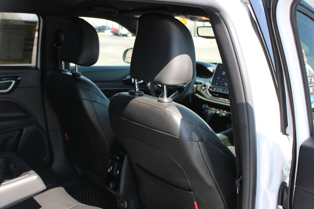 Used 2025 Jeep Compass Trailhawk AWD/4WD image 31