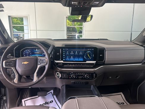 Used 2025 Chevrolet Silverado 2500 LTZ w/ LTZ Premium Package AWD/4WD image 16