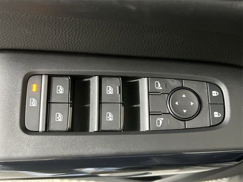 New 2025 Nissan Pathfinder SV image 15