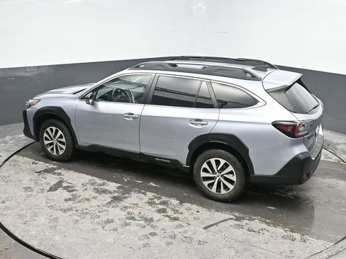 Used 2023 Subaru Outback Premium image 21