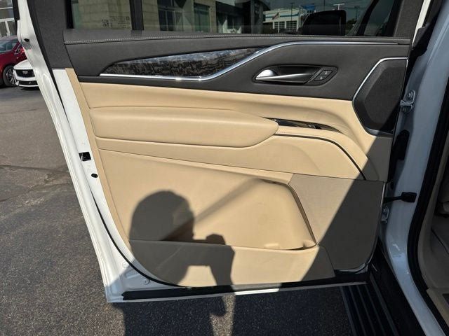 Used 2024 Cadillac Escalade ESV Premium Luxury w/ Performance Package AWD/4WD image 17
