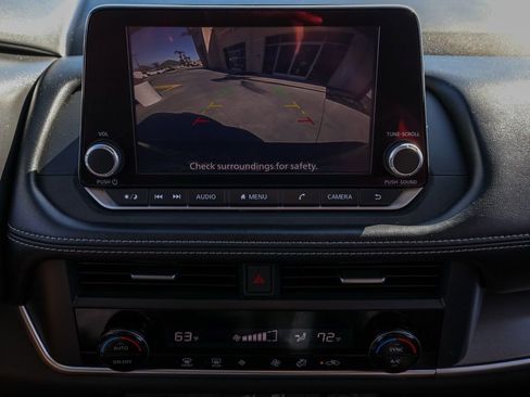 Used 2024 Nissan Rogue SV image 30