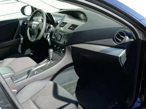 Used 2012 MAZDA MAZDA3 i Touring FWD image 27
