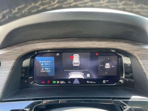 Used 2024 Volkswagen Atlas SEL AWD/4WD image 18