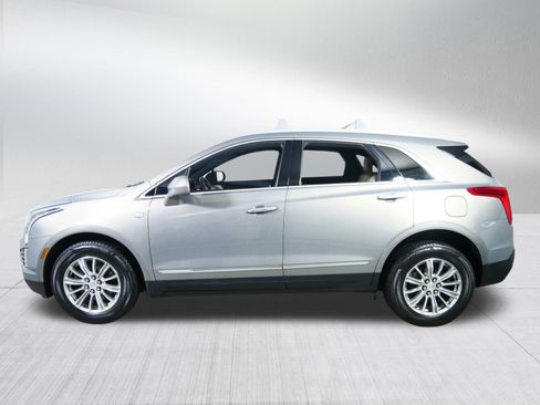 Used 2017 Cadillac XT5 Luxury w/ Driver Awareness Package image 4