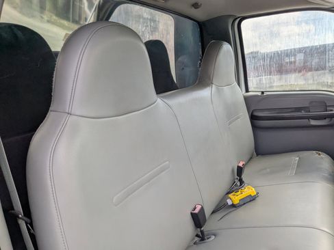 Used 2005 Ford F350 XL image 11