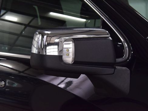 Used 2024 GMC Sierra 1500 Denali AWD/4WD image 19