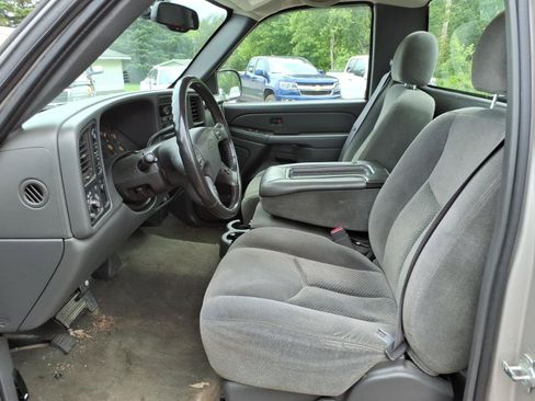 Used 2005 Chevrolet Silverado 1500 LS w/ Light Duty Power Package AWD/4WD image 10