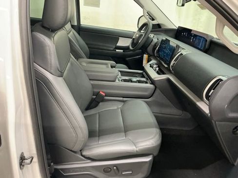 New 2026 Ford Expedition Active image 21