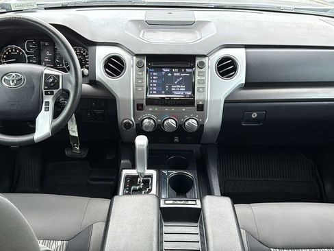 Used 2018 Toyota Tundra SR5 w/ SR5 Upgrade Package image 18