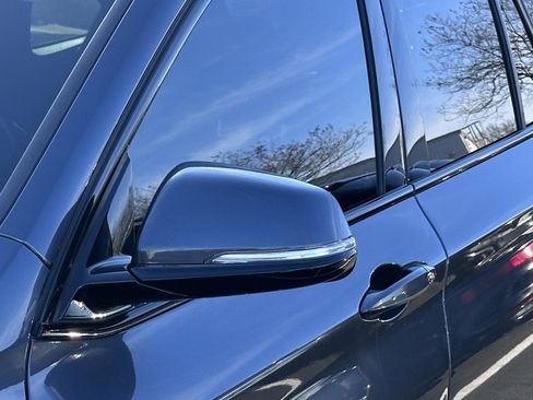 Used 2022 BMW X1 sDrive28i w/ M Sport Package image 11