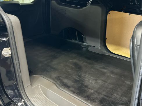 Used 2023 Ford Transit Connect XL FWD image 5
