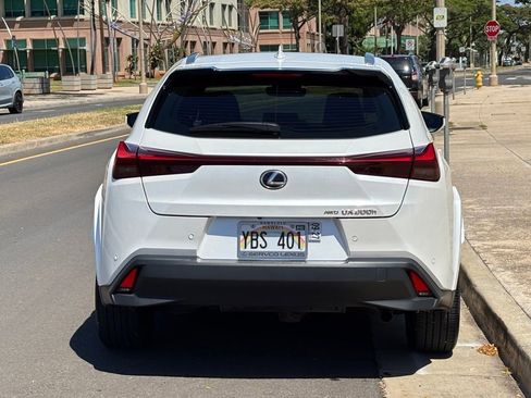 Used 2025 Lexus UX 300h AWD image 3
