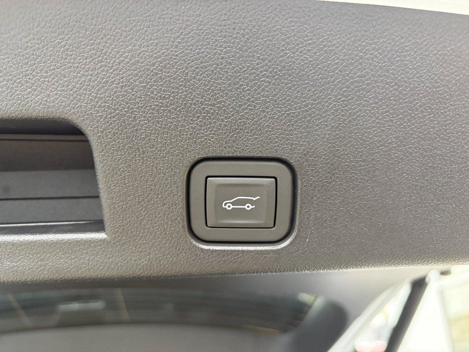 Used 2026 Chevrolet Traverse Z71 w/ Enhanced Driving Package AWD/4WD image 23